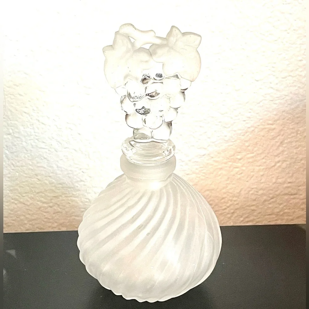 Vintage Vanity Frosted Glass Bottle with Dauber